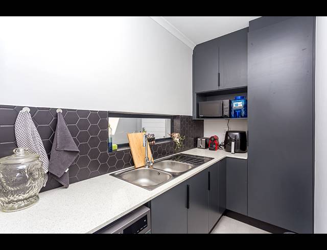 3 BEDROOM HOUSE FOR SALE IN SANDOWN